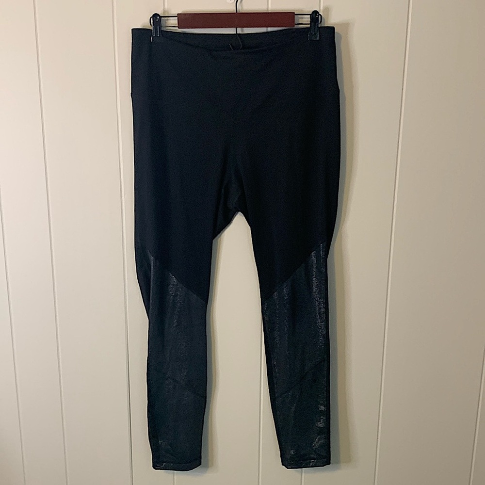 MTA Black Leggings Shimmer Detail Size Large